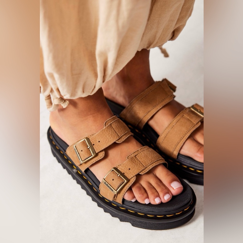 ▪️NIB Dr. Martens Myles Platform Slide Sandal - Picture 3 of 7